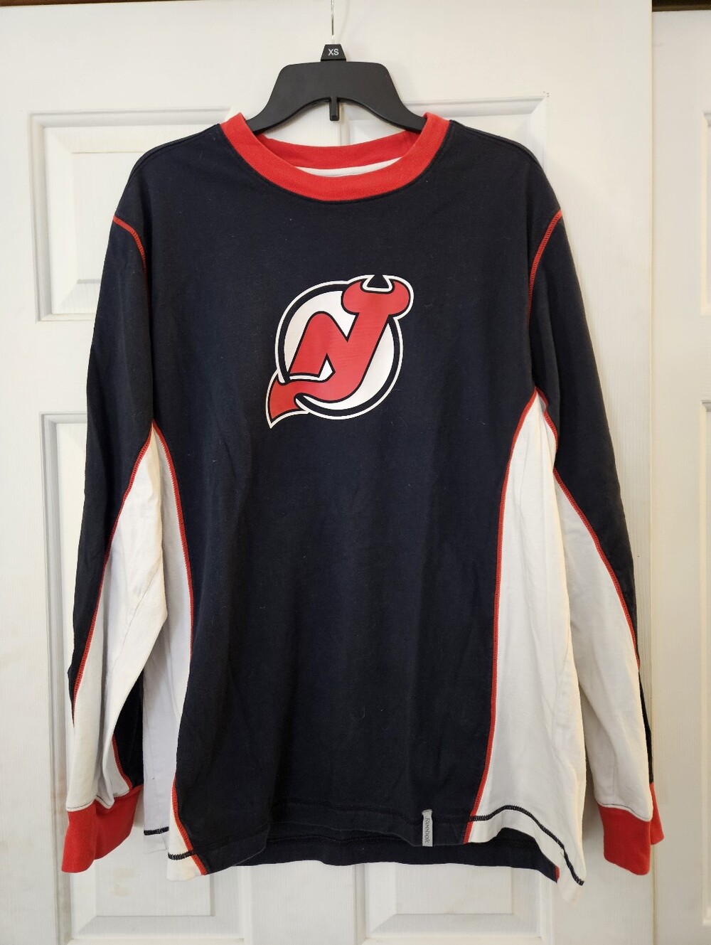 Medium Reebok NHL New Jersey Devils Long Sleeve Shoet